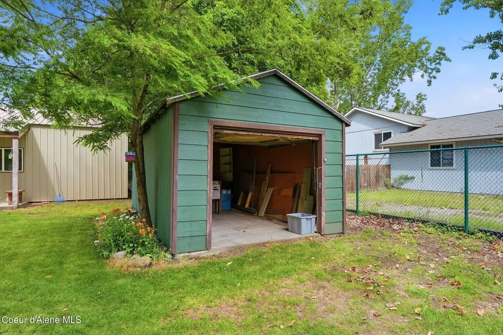 825 W Honeysuckle Avenue Hayden ID 83835