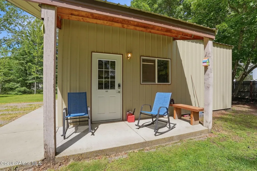 825 W Honeysuckle Avenue Hayden ID 83835