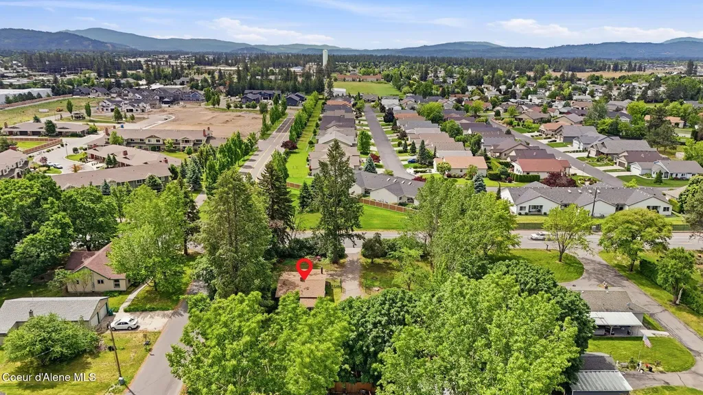 825 W Honeysuckle Avenue Hayden ID 83835