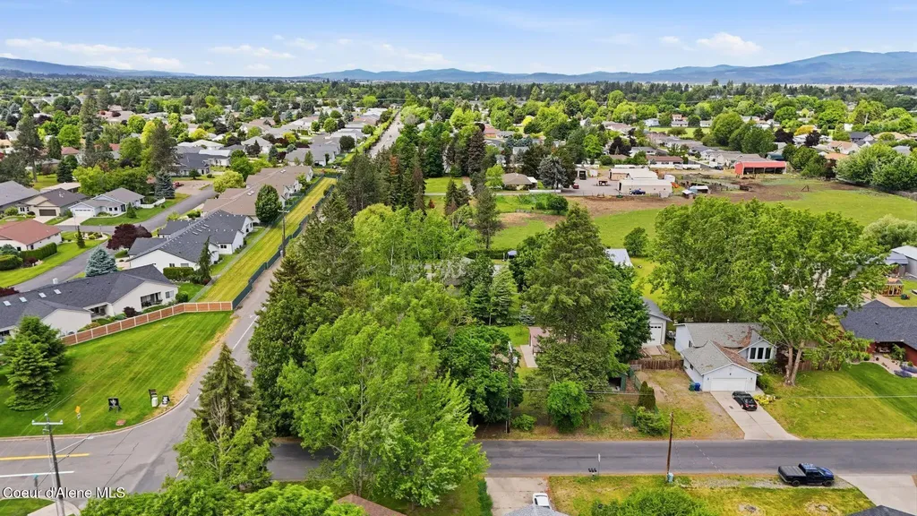825 W Honeysuckle Avenue Hayden ID 83835
