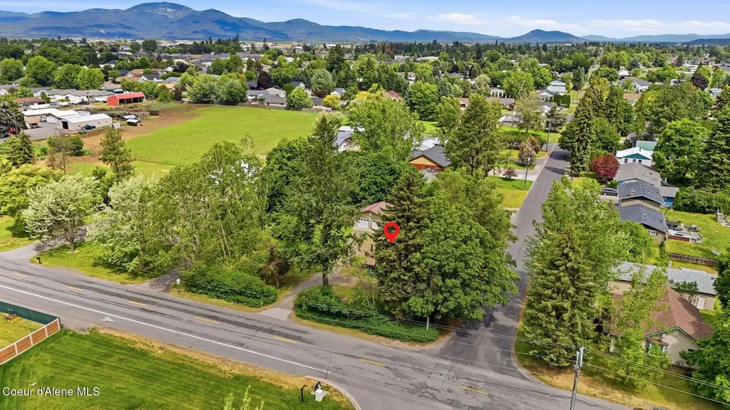 825 W Honeysuckle Avenue Hayden ID 83835