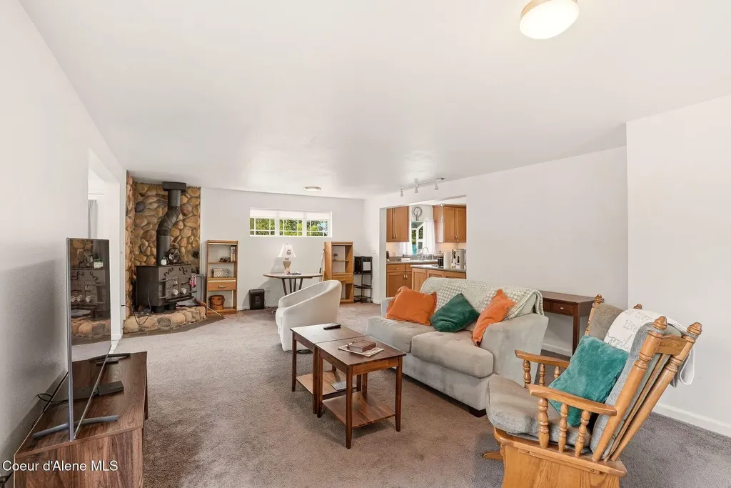 825 W Honeysuckle Avenue Hayden ID 83835