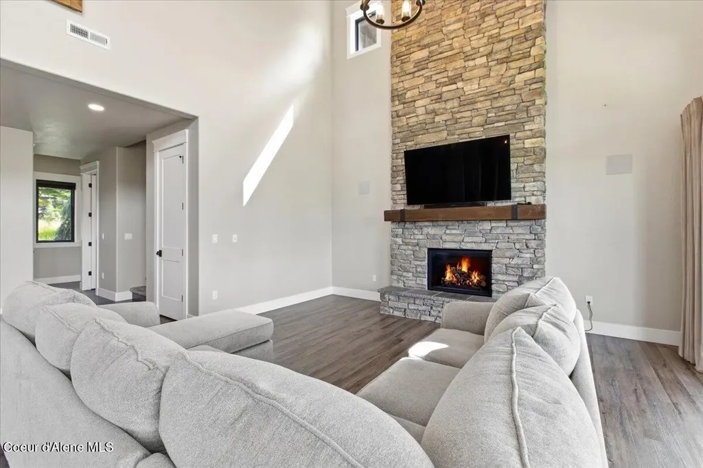 11231 N Mccall Falls Drive Hayden ID 83835