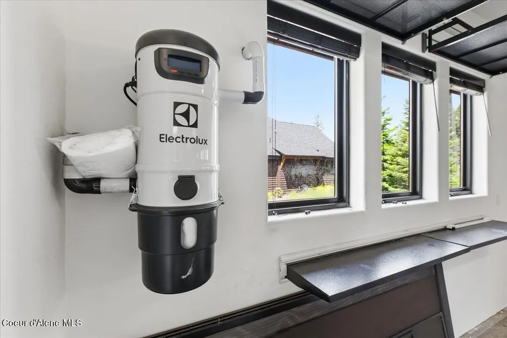 11231 N Mccall Falls Drive Hayden ID 83835