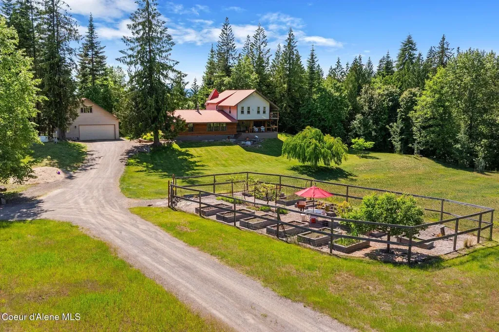 343 W Spring Creek Road Hope ID 83836