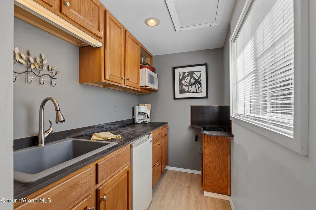 343 W Spring Creek Road Hope ID 83836
