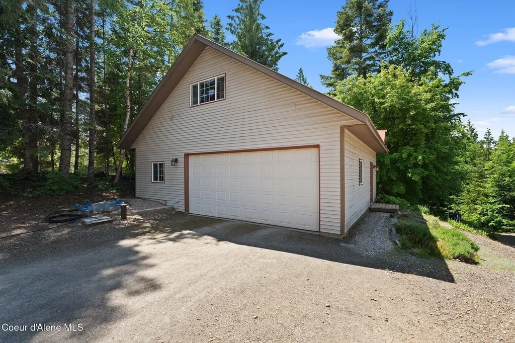 343 W Spring Creek Road Hope ID 83836