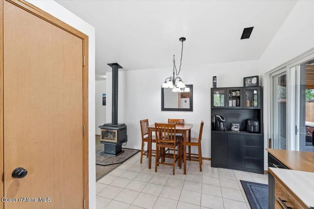1073 W Kyler Avenue Hayden ID 83835
