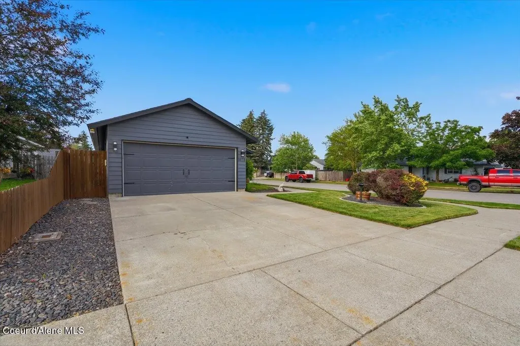 1073 W Kyler Avenue Hayden ID 83835