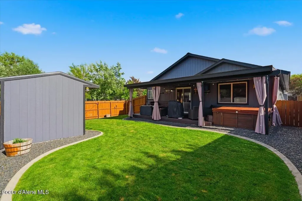 1073 W Kyler Avenue Hayden ID 83835