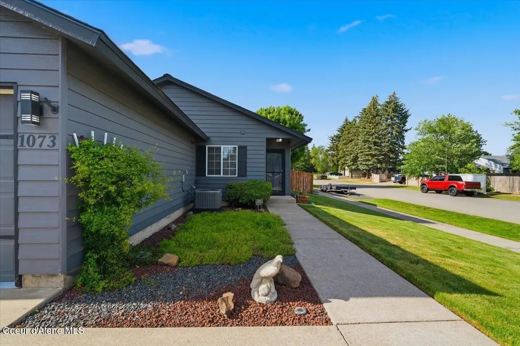 1073 W Kyler Avenue Hayden ID 83835