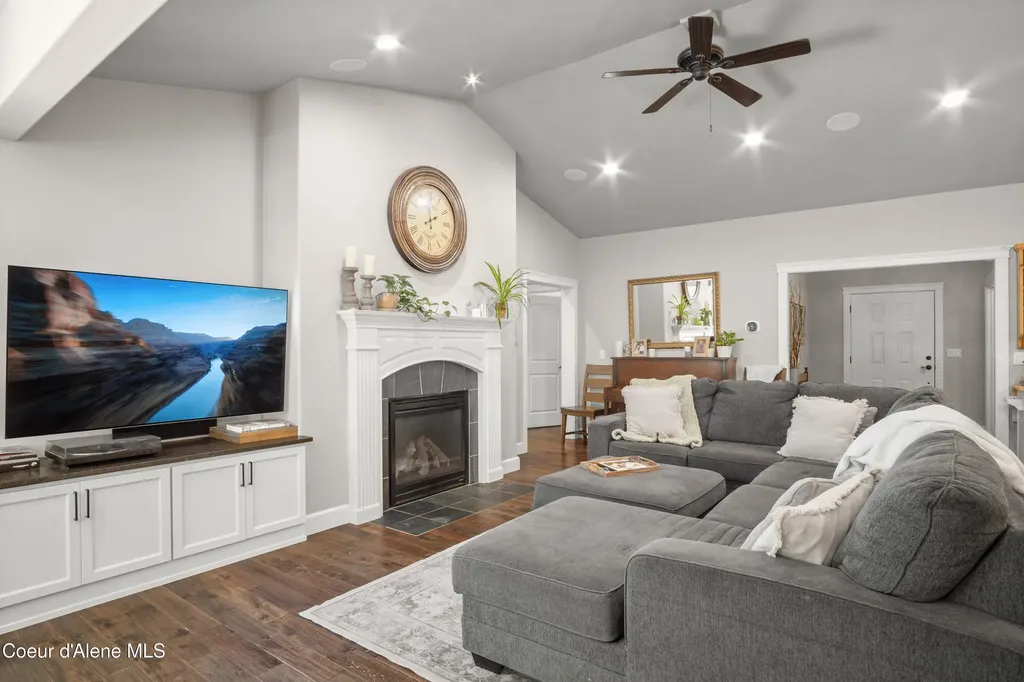 3110 E Lake Forest Drive Hayden Lake ID 83835