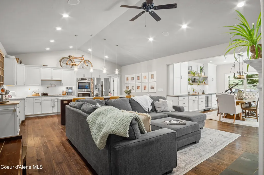 3110 E Lake Forest Drive Hayden Lake ID 83835