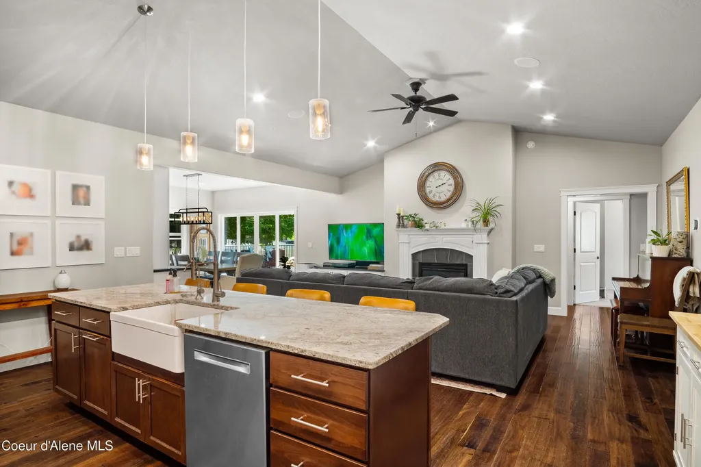 3110 E Lake Forest Drive Hayden Lake ID 83835