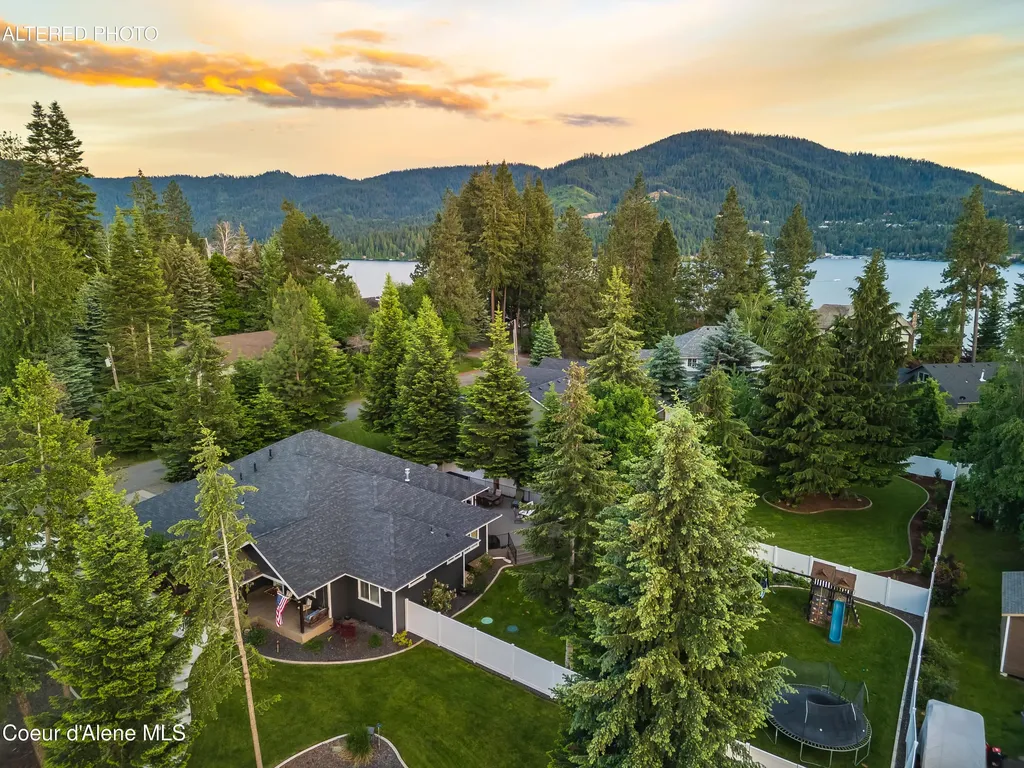 3110 E Lake Forest Drive Hayden Lake ID 83835