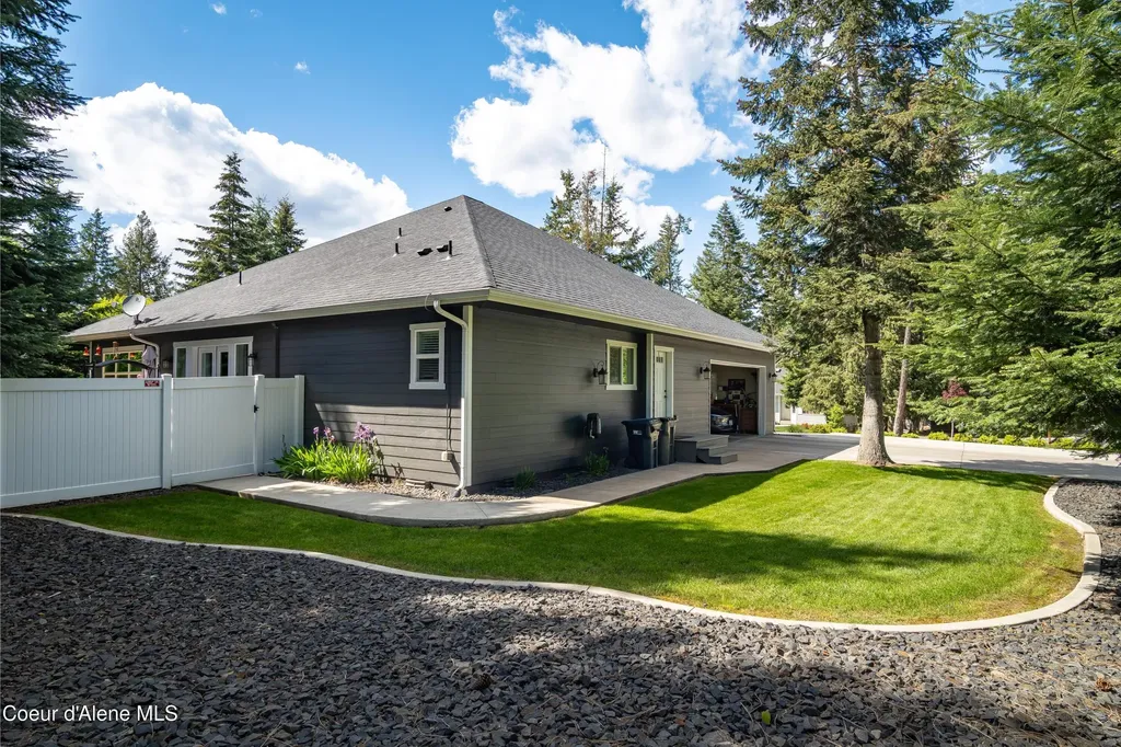 3110 E Lake Forest Drive Hayden Lake ID 83835
