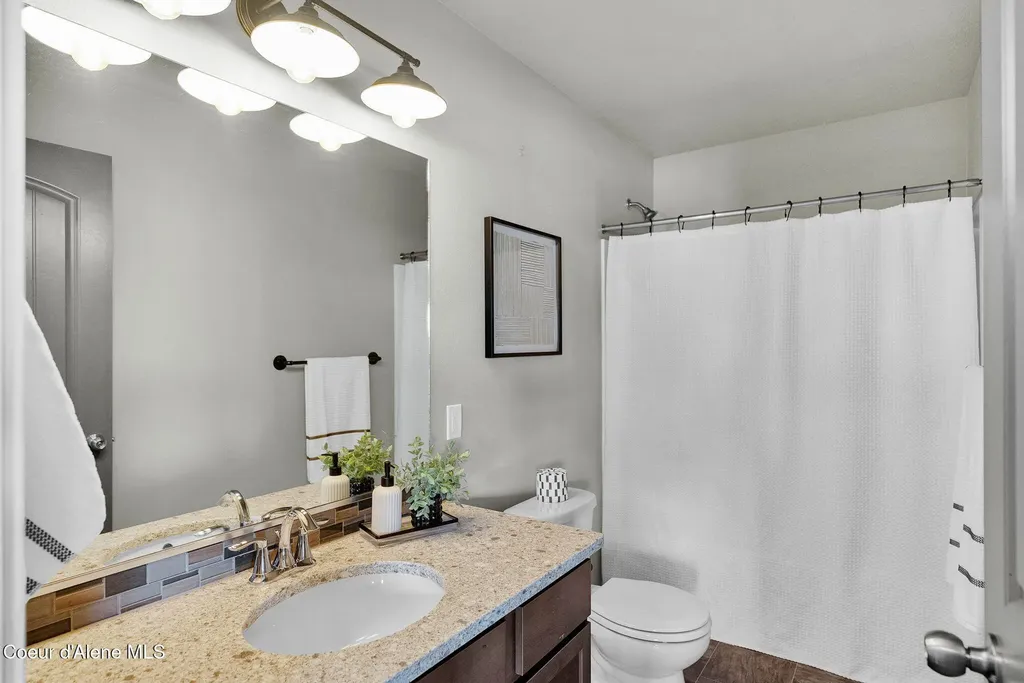 3317 N Knob Creek Court Post Falls ID 83854
