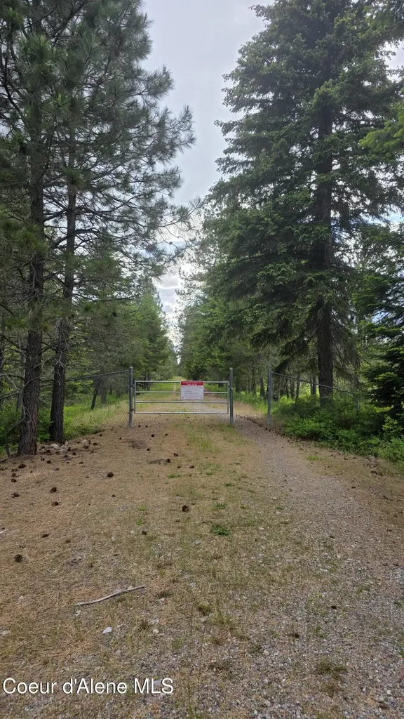 8702 E Scout Trail Road Athol ID 83801