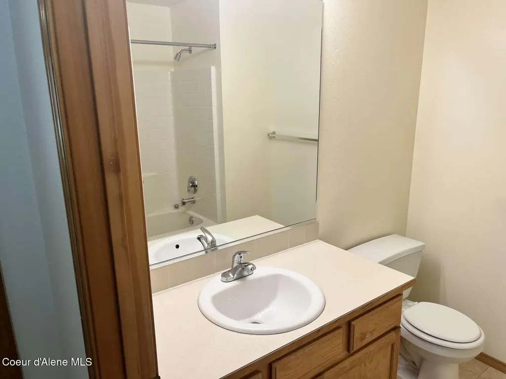 5254 E Steamboat Bend Post Falls ID 83854