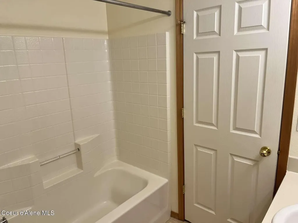 5254 E Steamboat Bend Post Falls ID 83854