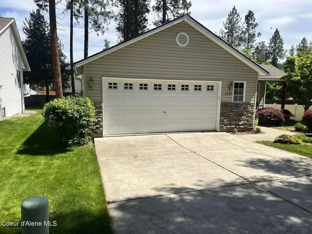 5254 E Steamboat Bend Post Falls ID 83854