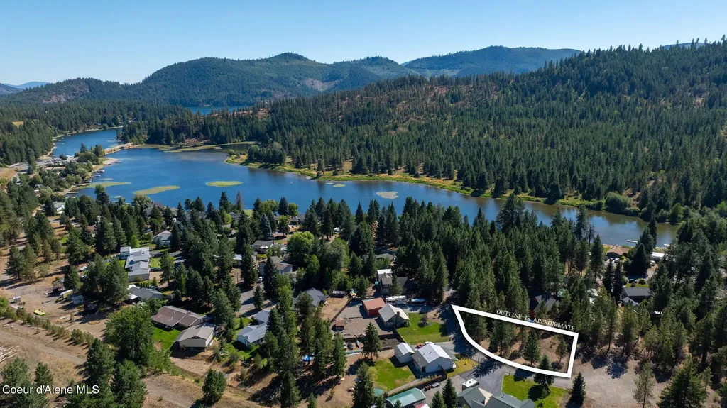 7060 W Tesemini Drive Spirit Lake ID 83869