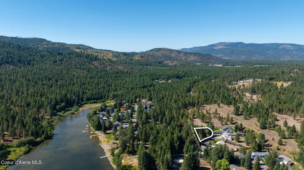 7060 W Tesemini Drive Spirit Lake ID 83869