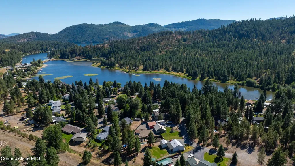 7060 W Tesemini Drive Spirit Lake ID 83869