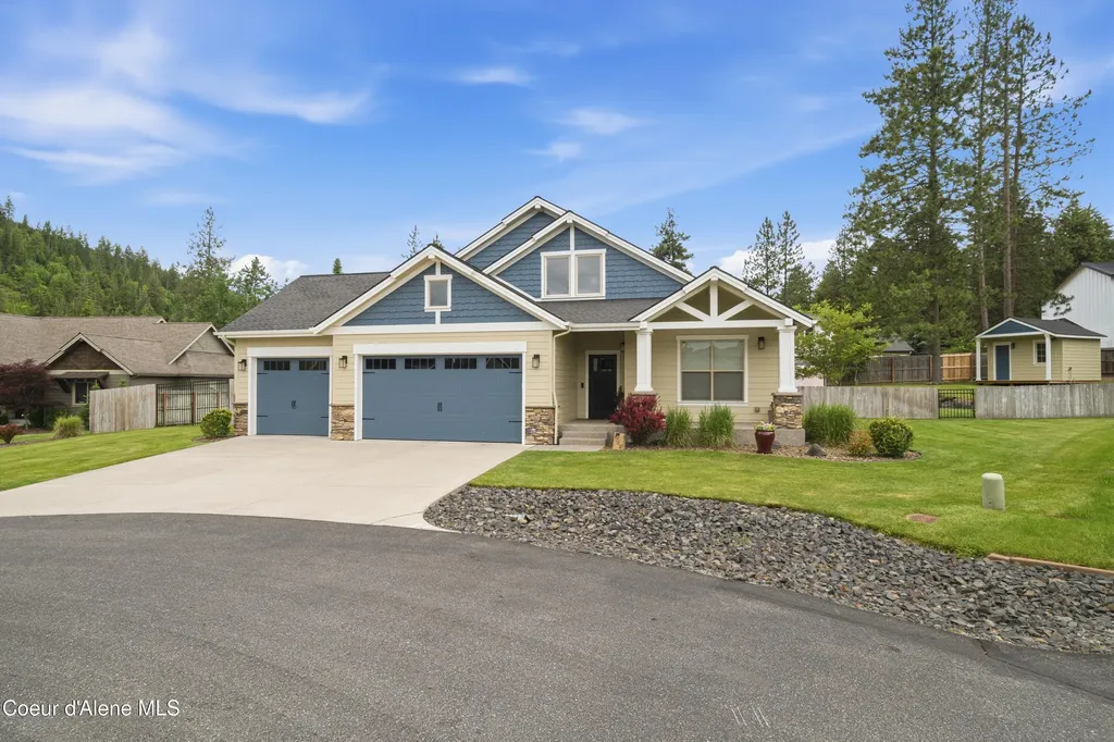 8729 N Stable Trace Court Hayden ID 83835