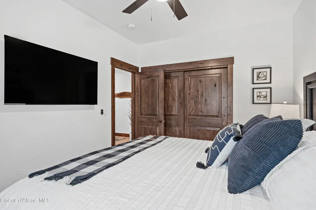 8729 N Stable Trace Court Hayden ID 83835