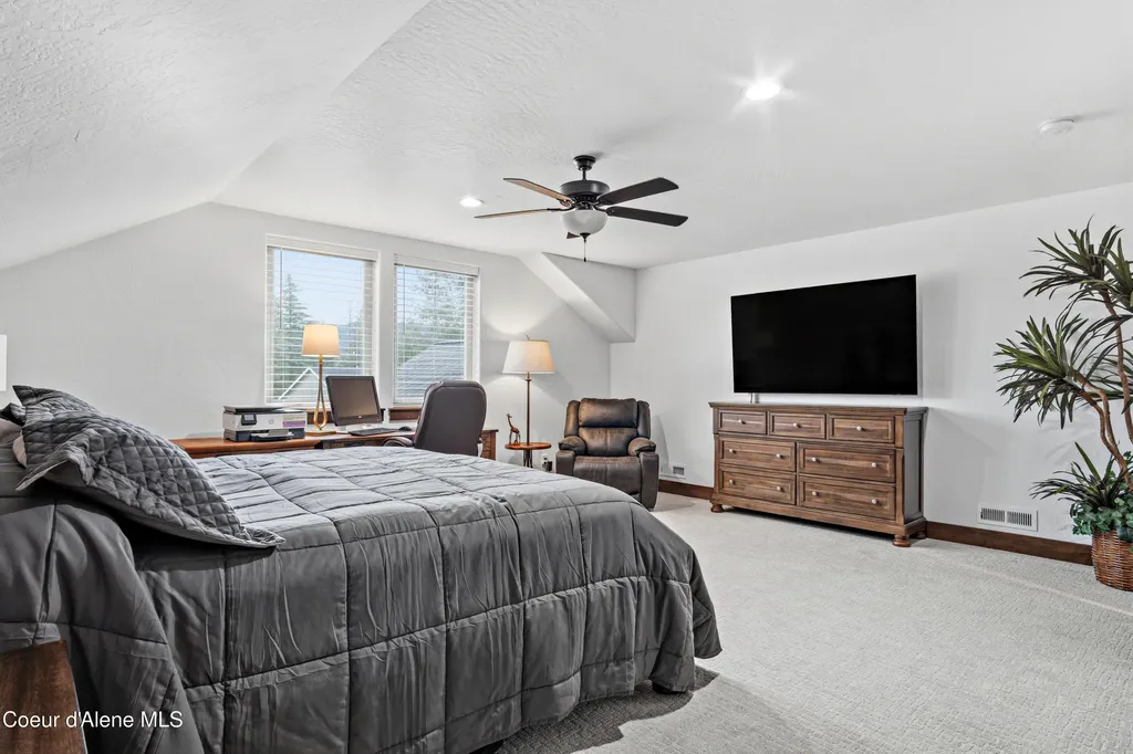 8729 N Stable Trace Court Hayden ID 83835