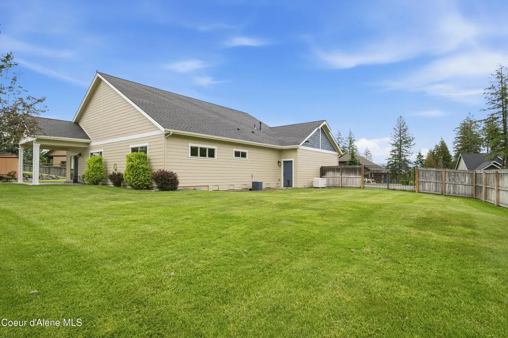 8729 N Stable Trace Court Hayden ID 83835