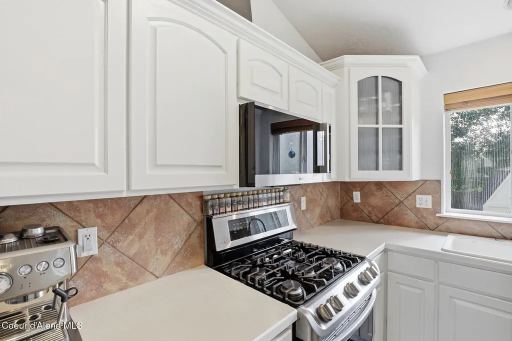 8814 N Torrey Lane Hayden ID 83835
