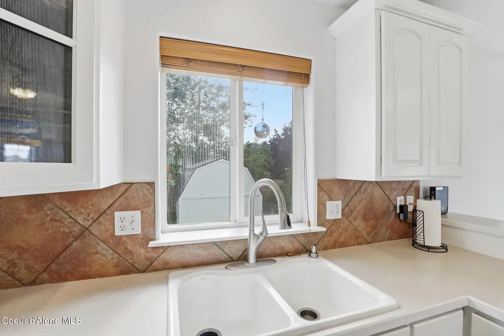 8814 N Torrey Lane Hayden ID 83835