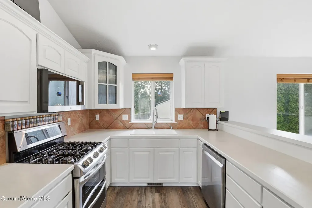 8814 N Torrey Lane Hayden ID 83835