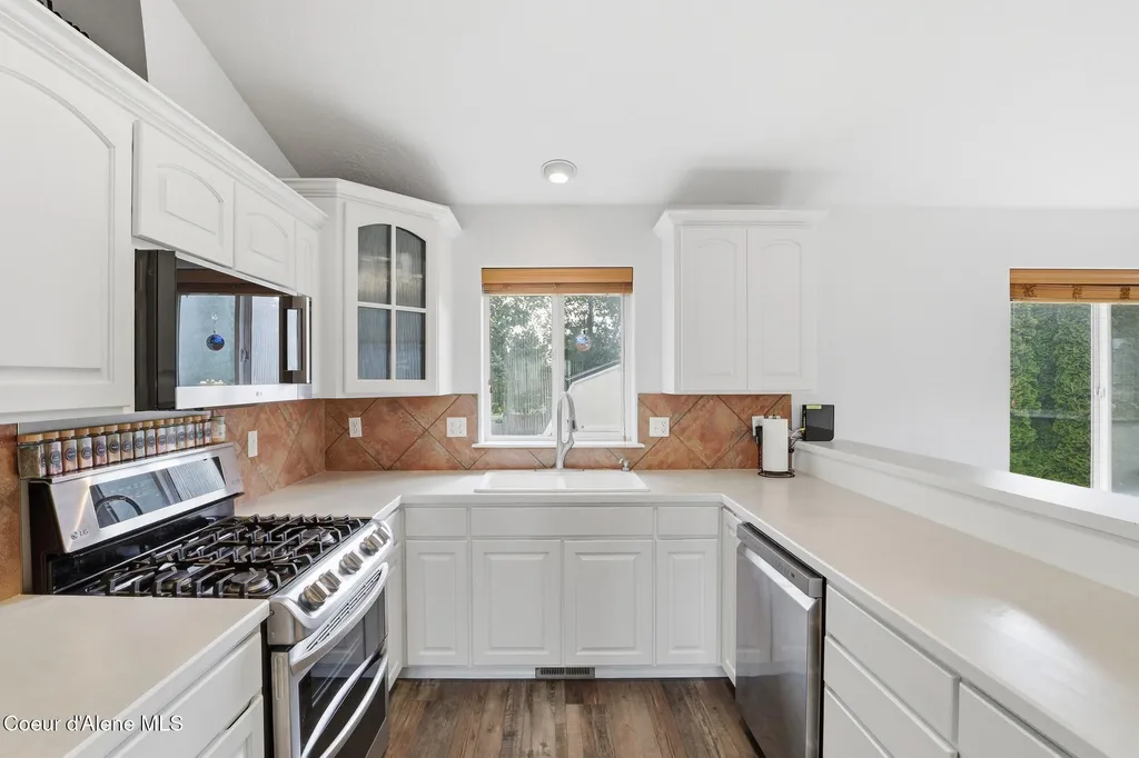 8814 N Torrey Lane Hayden ID 83835