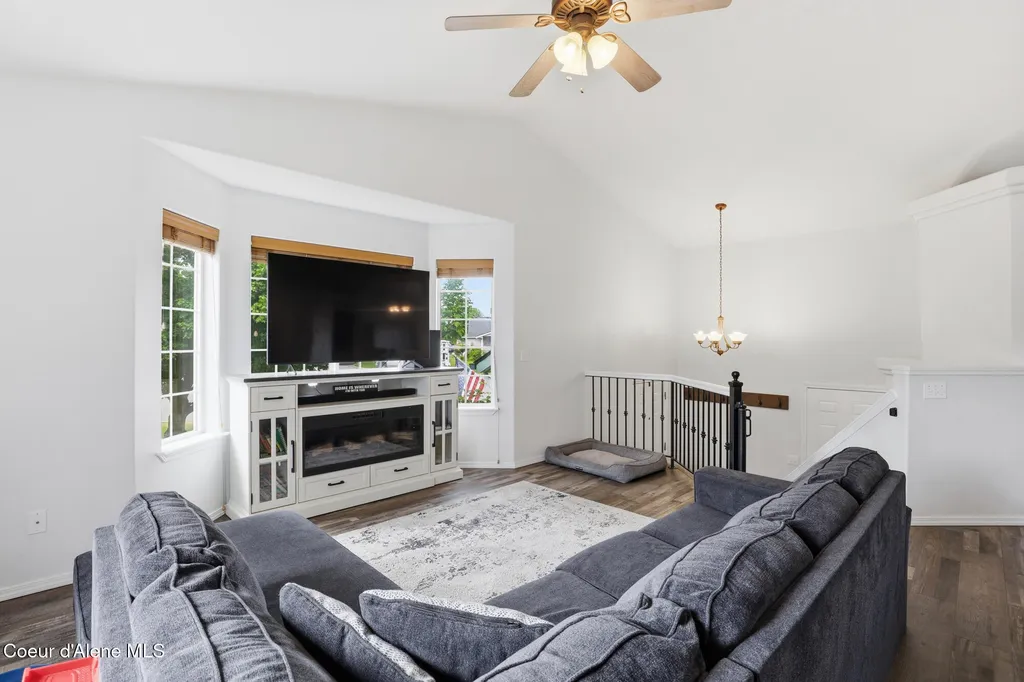 8814 N Torrey Lane Hayden ID 83835