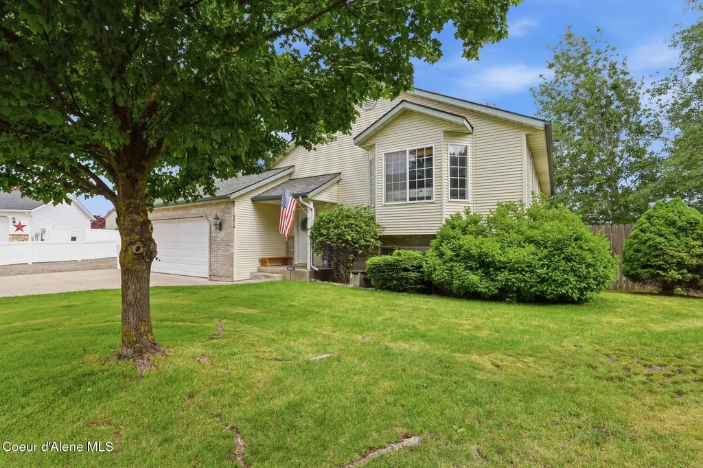 8814 N Torrey Lane Hayden ID 83835