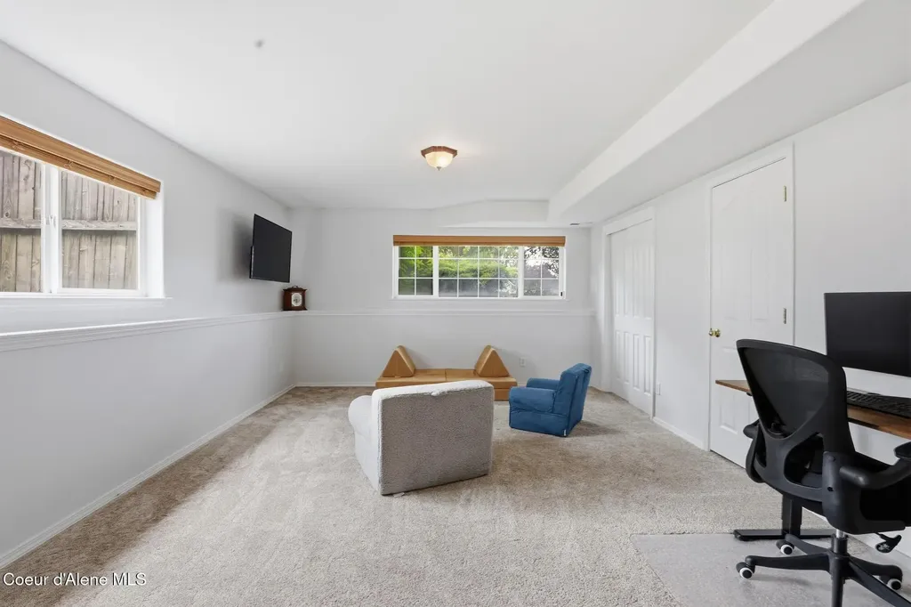 8814 N Torrey Lane Hayden ID 83835