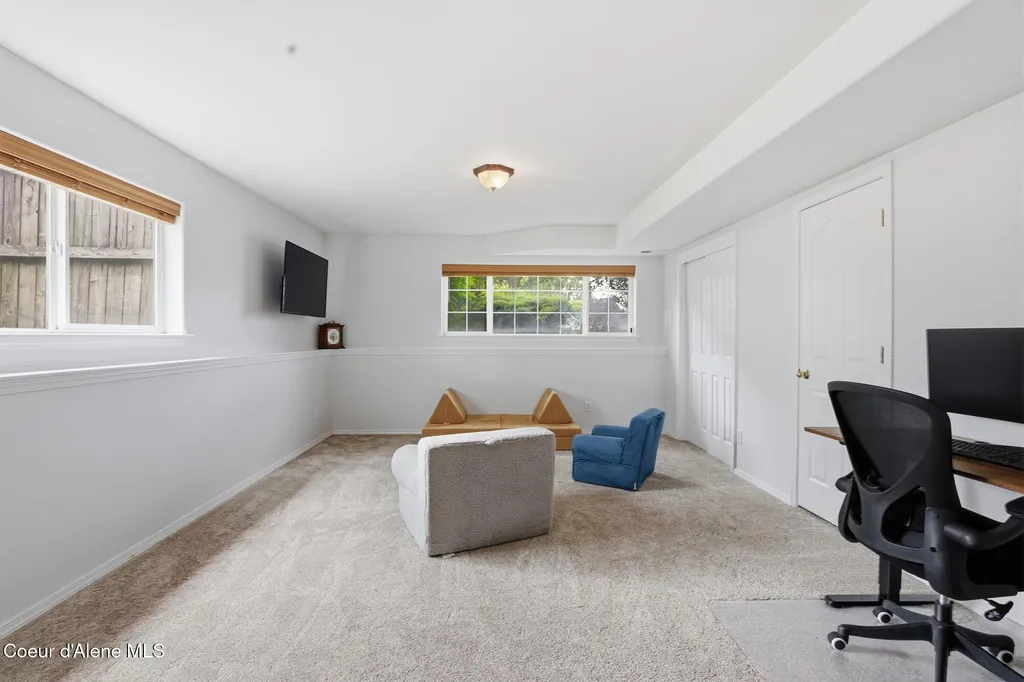 8814 N Torrey Lane Hayden ID 83835