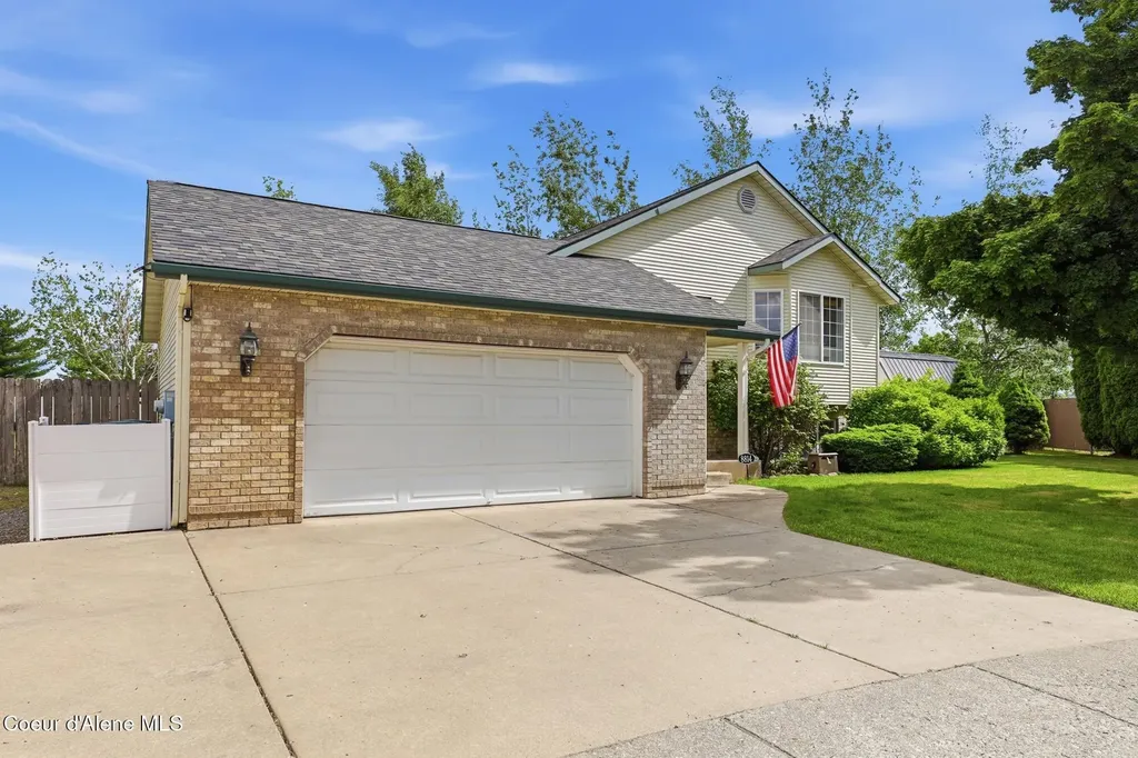 8814 N Torrey Lane Hayden ID 83835