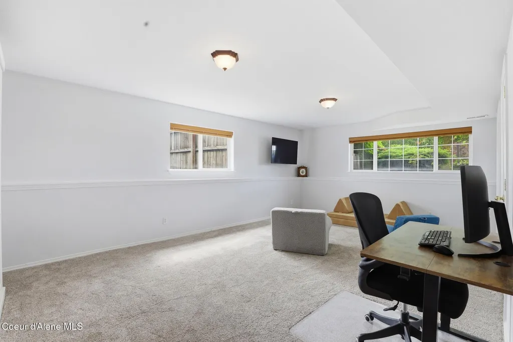 8814 N Torrey Lane Hayden ID 83835