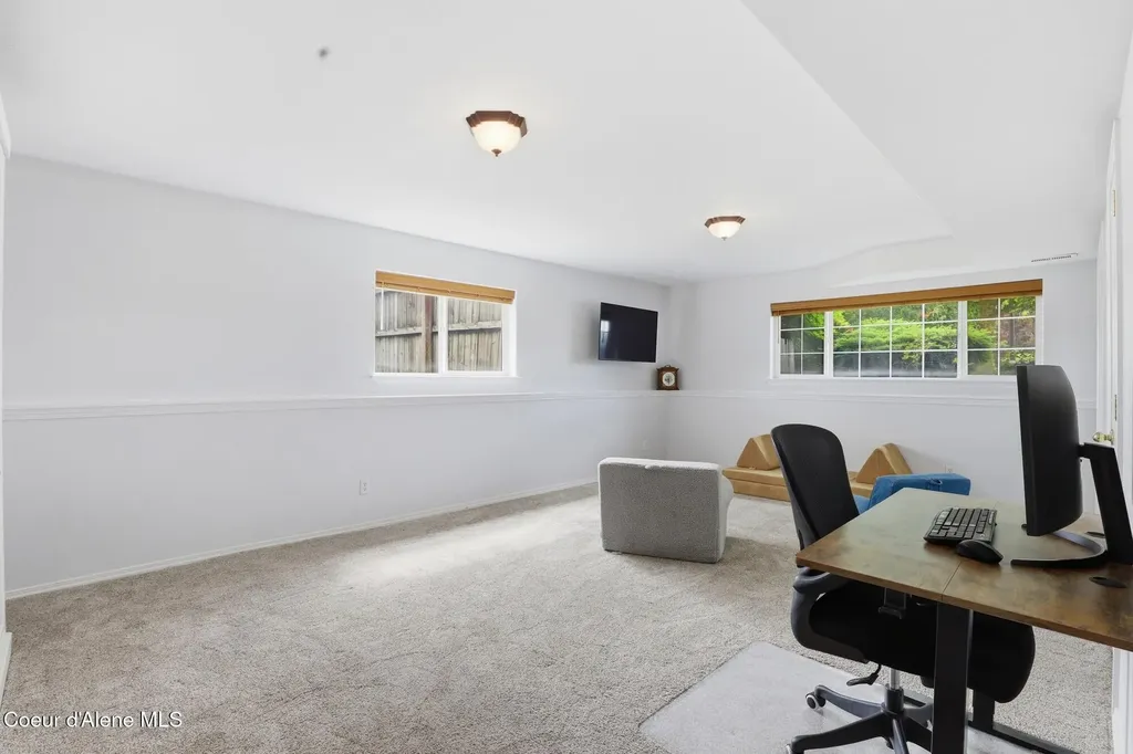 8814 N Torrey Lane Hayden ID 83835