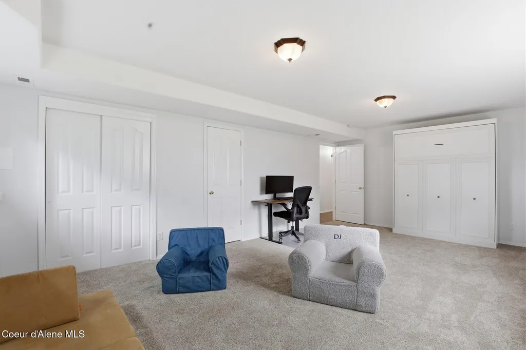 8814 N Torrey Lane Hayden ID 83835