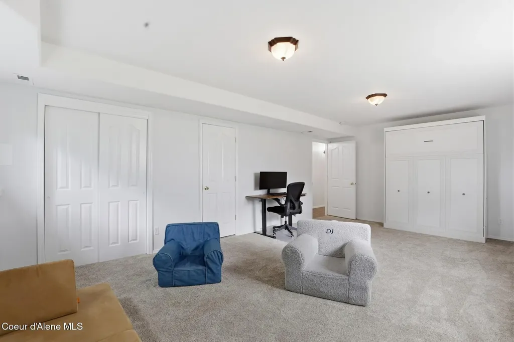 8814 N Torrey Lane Hayden ID 83835