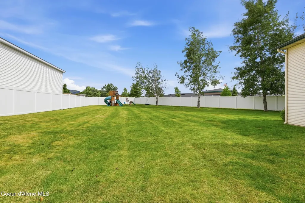 8814 N Torrey Lane Hayden ID 83835