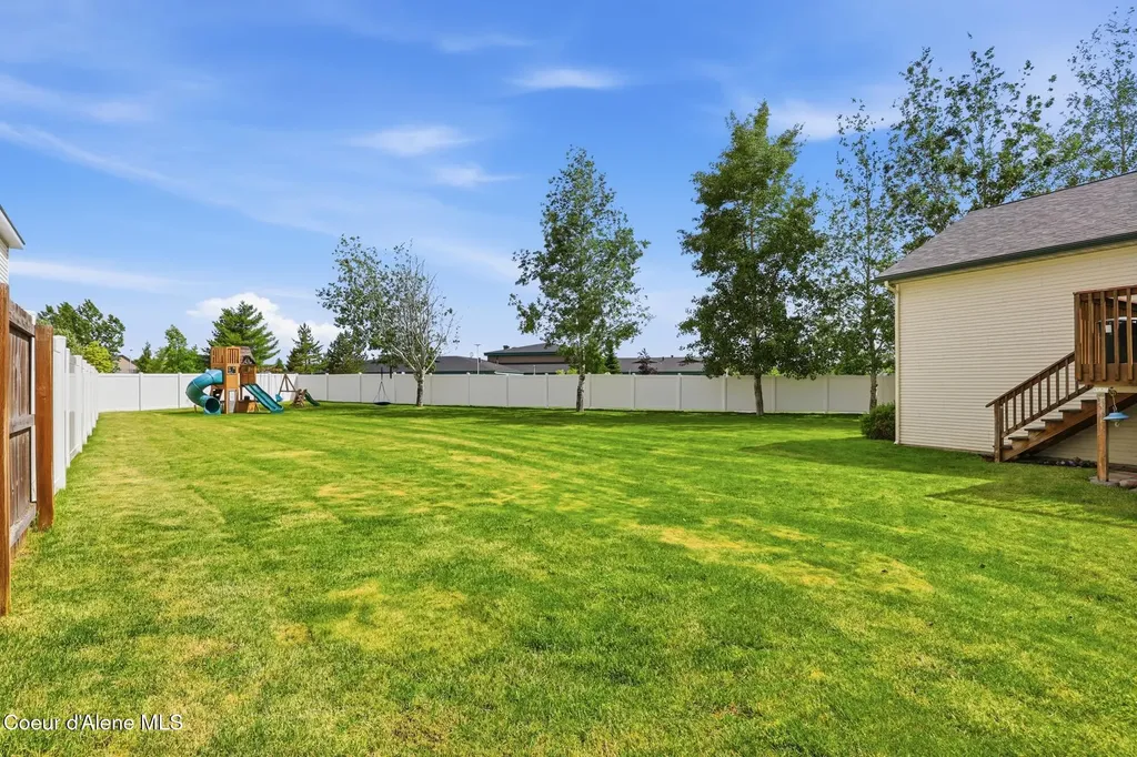 8814 N Torrey Lane Hayden ID 83835