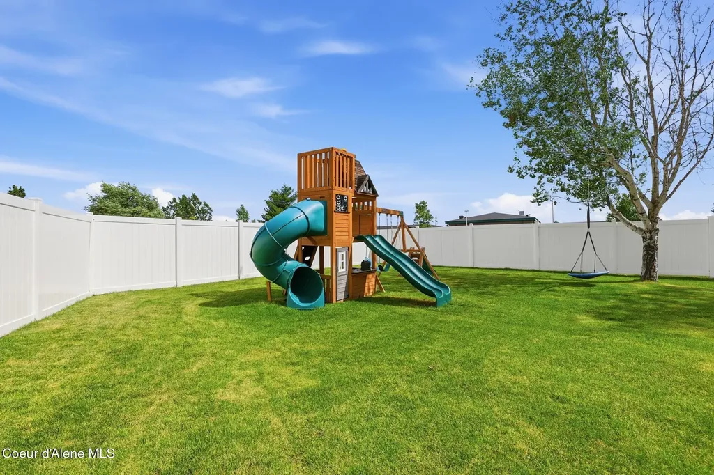 8814 N Torrey Lane Hayden ID 83835