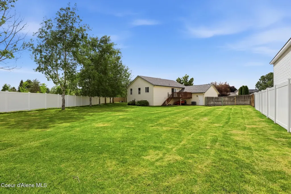 8814 N Torrey Lane Hayden ID 83835