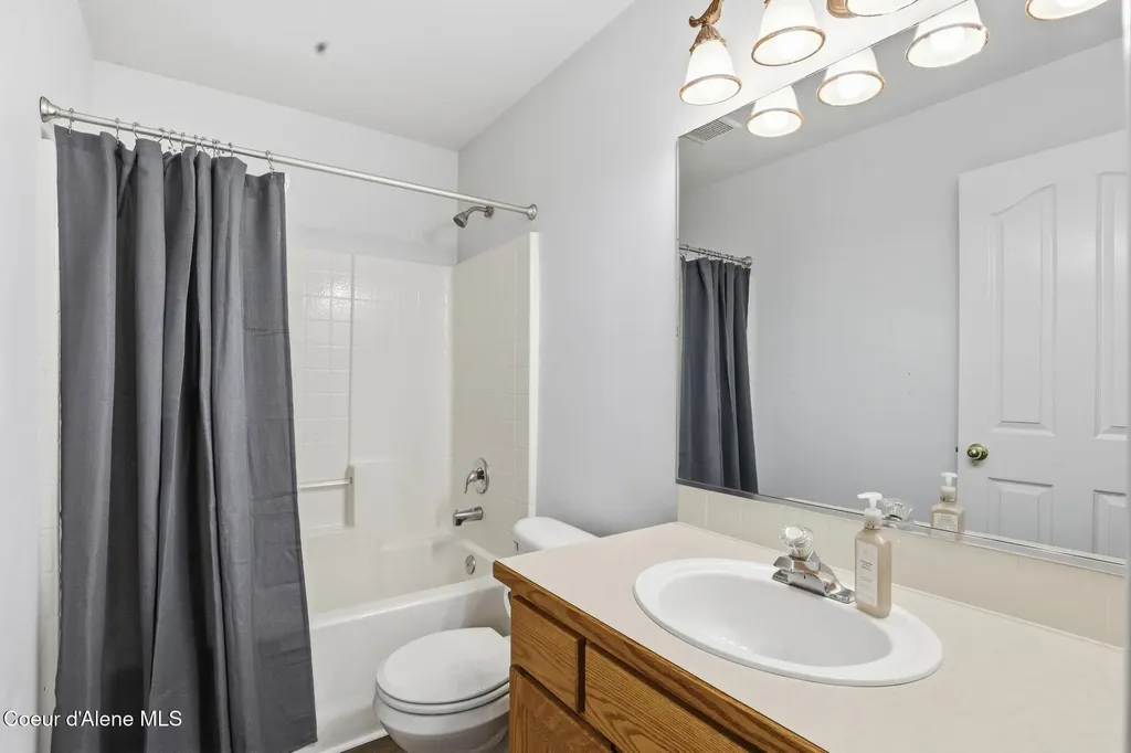 8814 N Torrey Lane Hayden ID 83835